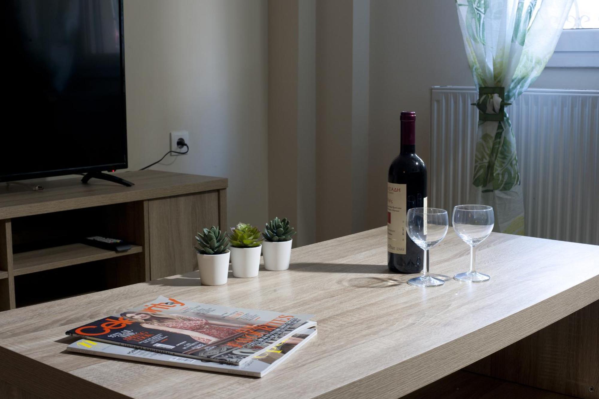 Comfortable Apartment At The Foot Of The Odeon Of Herodes Atticus Athens Exterior photo
